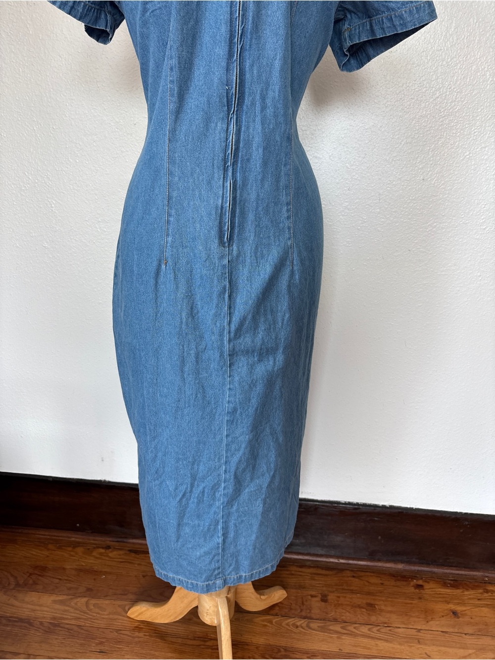 Vintage 80s Western V-Neck Faux Button-Front Light Blue Denim Midi Dress - Picture 7 of 11